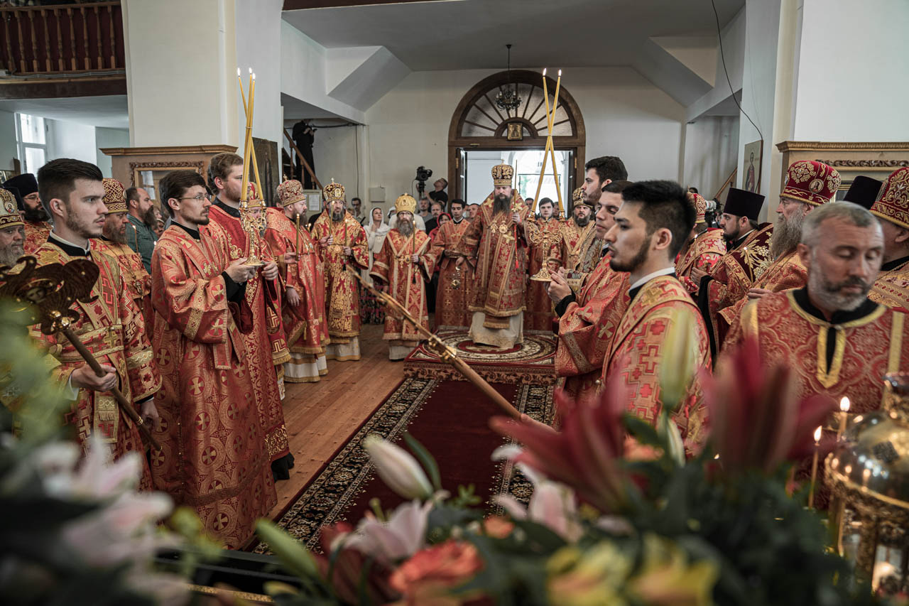 nakanune-prazdnika-prp-makariya-kalyazinskogo-vsenoshchnoe-bdenie-sovershil-sonm-arkhiereev-31.jpg